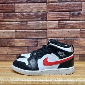 Jordan 1 Mid  Multicolor swoosh Size 2.5y Big Kids